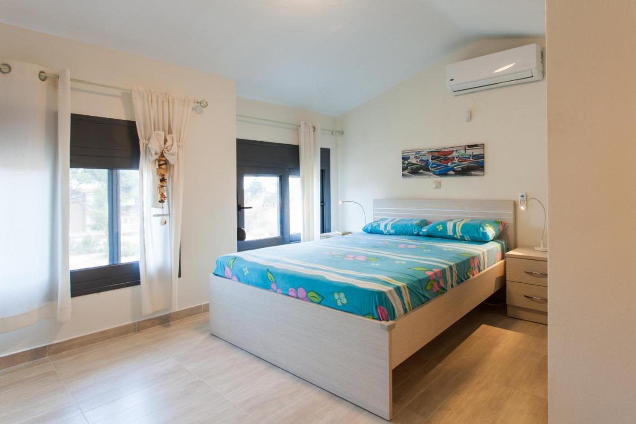 #Flh - Amalthia & Αthena Beachfront Houses In Pefkohori Экстерьер фото