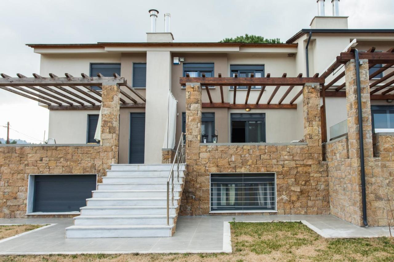 #Flh - Amalthia & Αthena Beachfront Houses In Pefkohori Экстерьер фото
